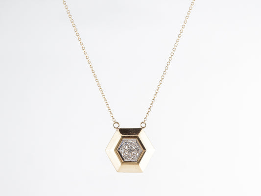 Diamond Pendant in 18k Yellow Gold