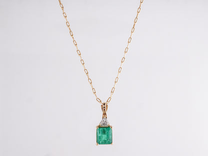 Emerald and Diamond Pendant Necklace in 18k Yellow Gold