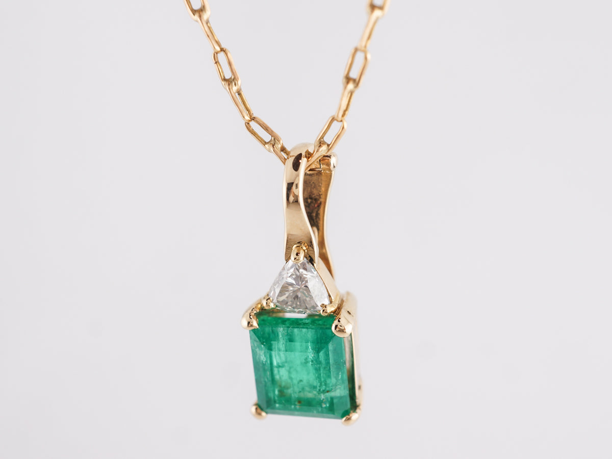 Emerald and Diamond Pendant Necklace in 18k Yellow Gold