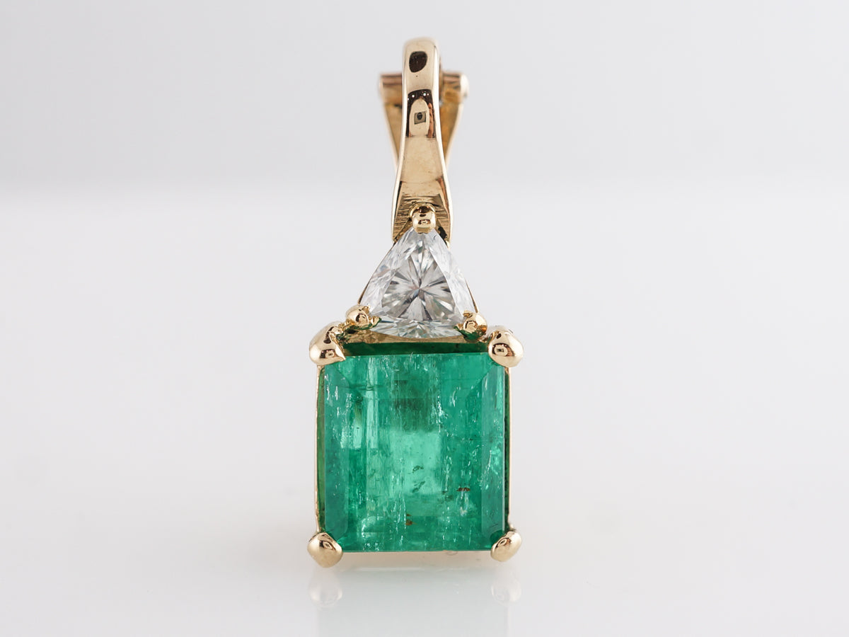 Emerald and Diamond Pendant Necklace in 18k Yellow Gold