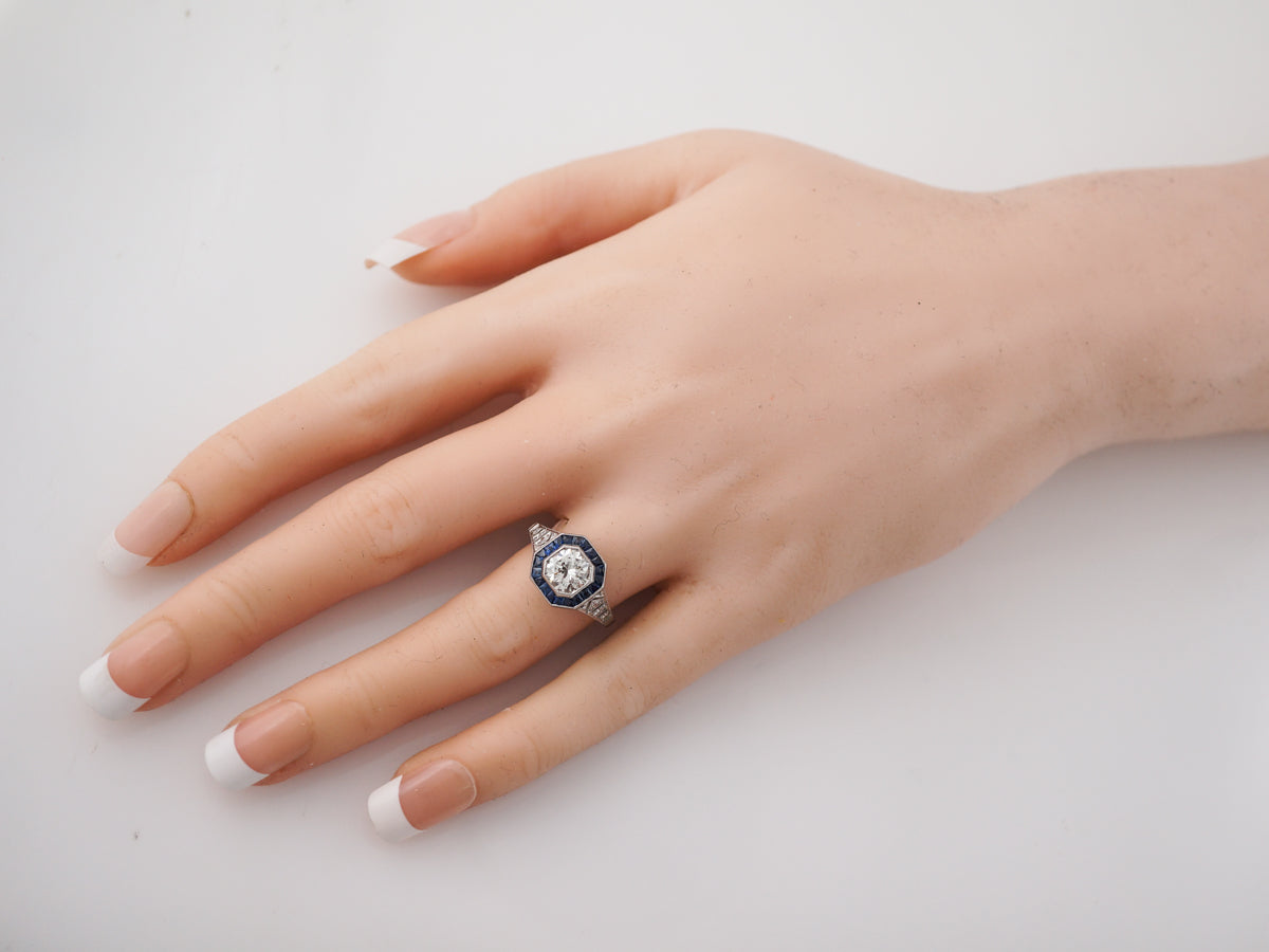 Engagement Ring Modern 1.06 Round Brilliant Cut Diamond in Platinum