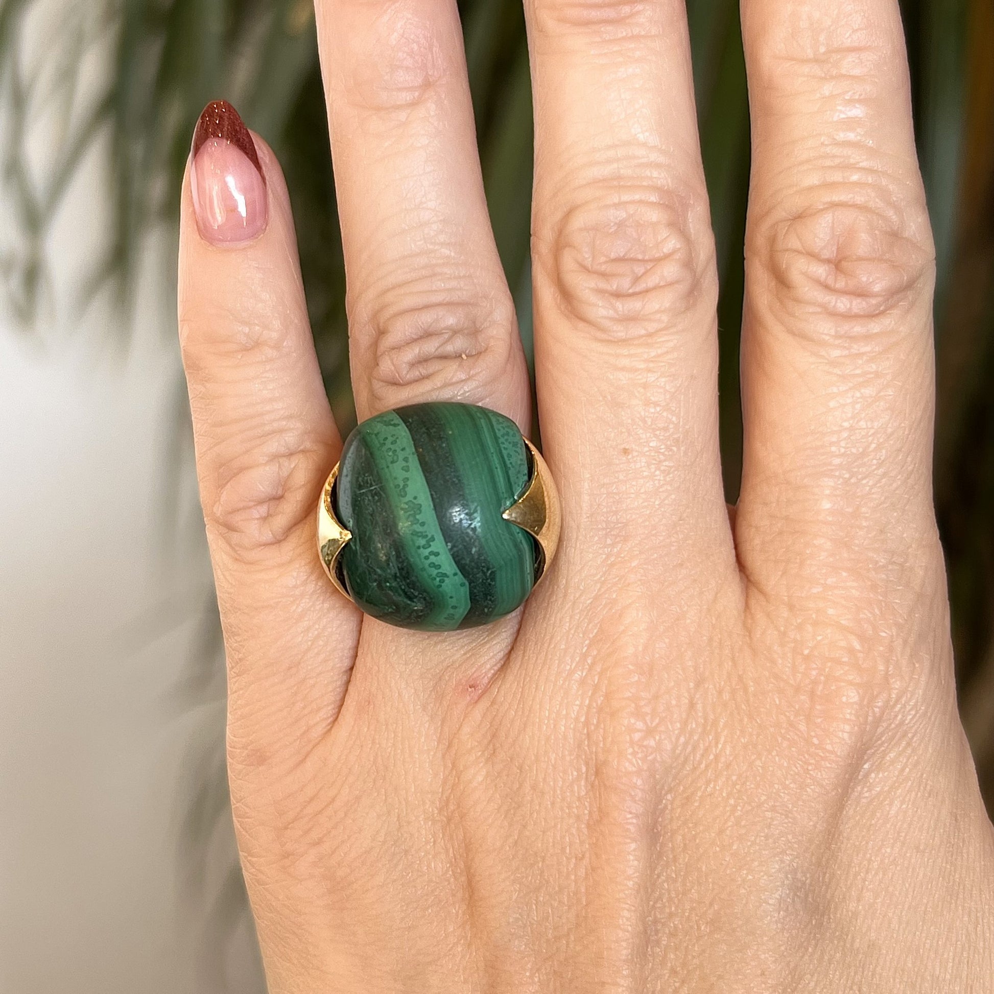 Mid-Century Malachite Cocktail Ring in 14k Yellow GoldComposition: 14 Karat Yellow Gold Ring Size: 5 Total Gram Weight: 20.8 g Inscription: 14K
      