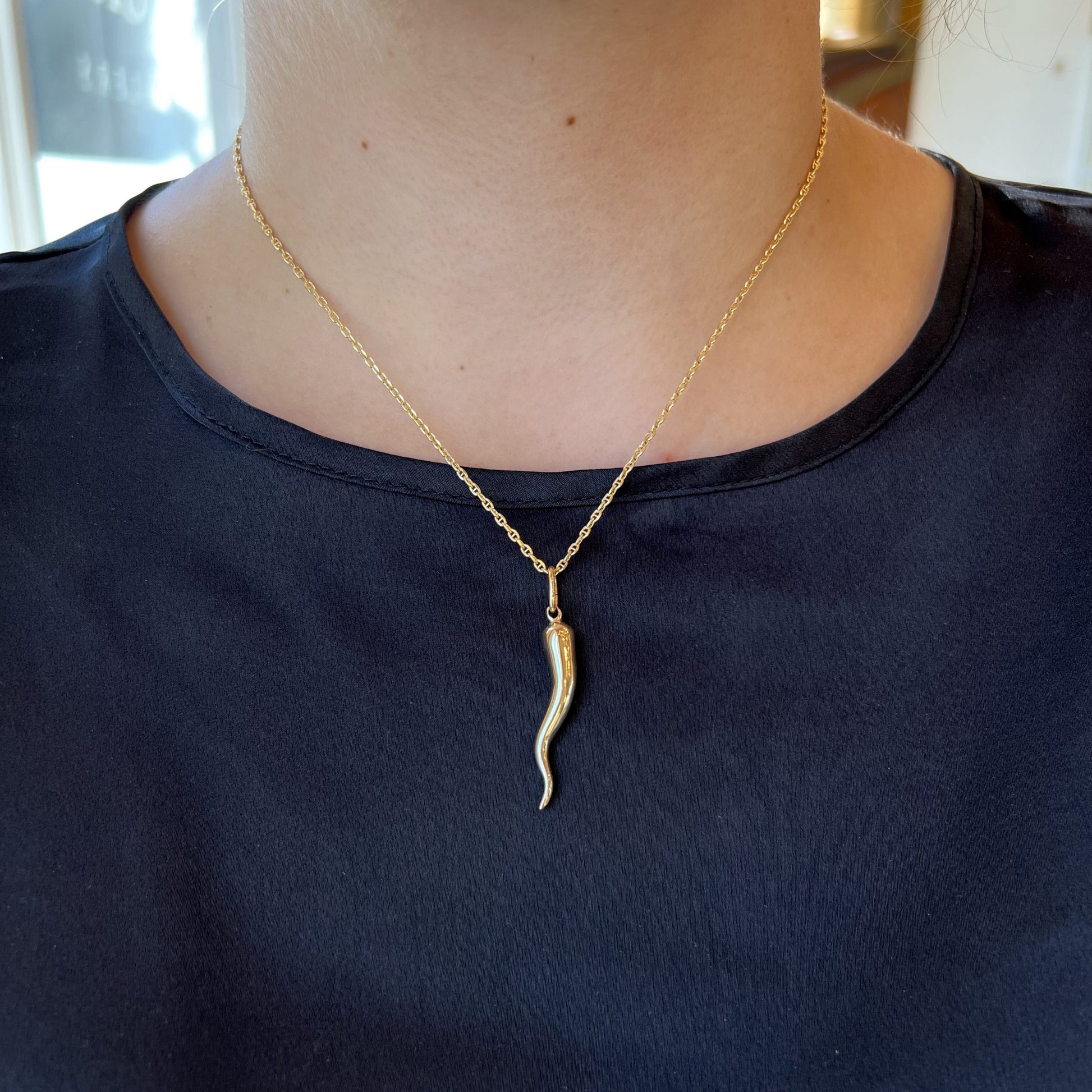 Good Luck Cornicello Pendant Necklace in 14k Yellow GoldComposition: 14 Karat Yellow GoldTotal Gram Weight: 8.9 gInscription: 14k 