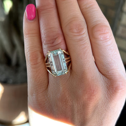 Mid-Century Aquamarine Cocktail Ring in 14k Yellow Gold