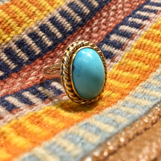 Vintage Right Hand Ring Retro 6.00 Cabochon Oval Cut Turquoise in 14K Yellow Gold