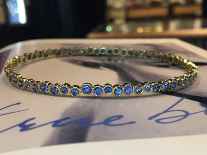 Bangle Bracelet Modern 7.17 Round Cut Sapphire in 18K Yellow Gold