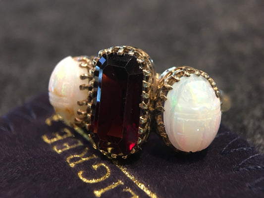 Antique Right Hand Ring Victorian 3.65 Emerald Cut Garnet in 18k Yellow Gold