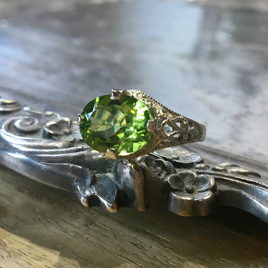 Antique Right Hand Ring Edwardian 2.20 Oval Cut Peridot in 14K White Gold