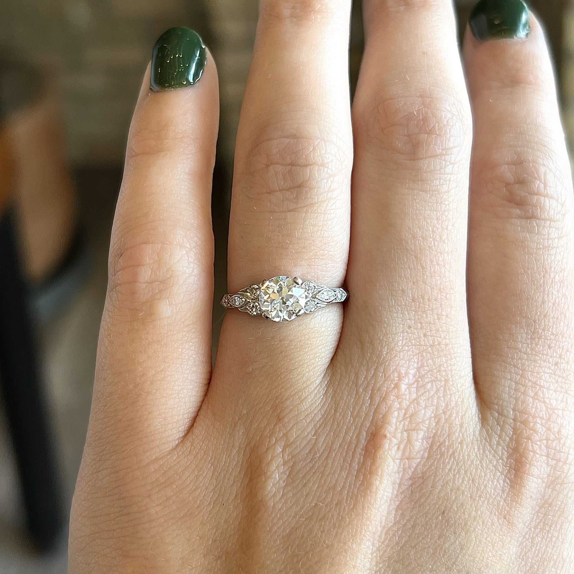 1.08 Antique Art Deco Diamond Engagement Ring in Platinum