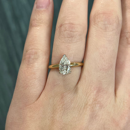 2.00 Pear Cut Diamond Engagement Ring in 18k Yellow Gold