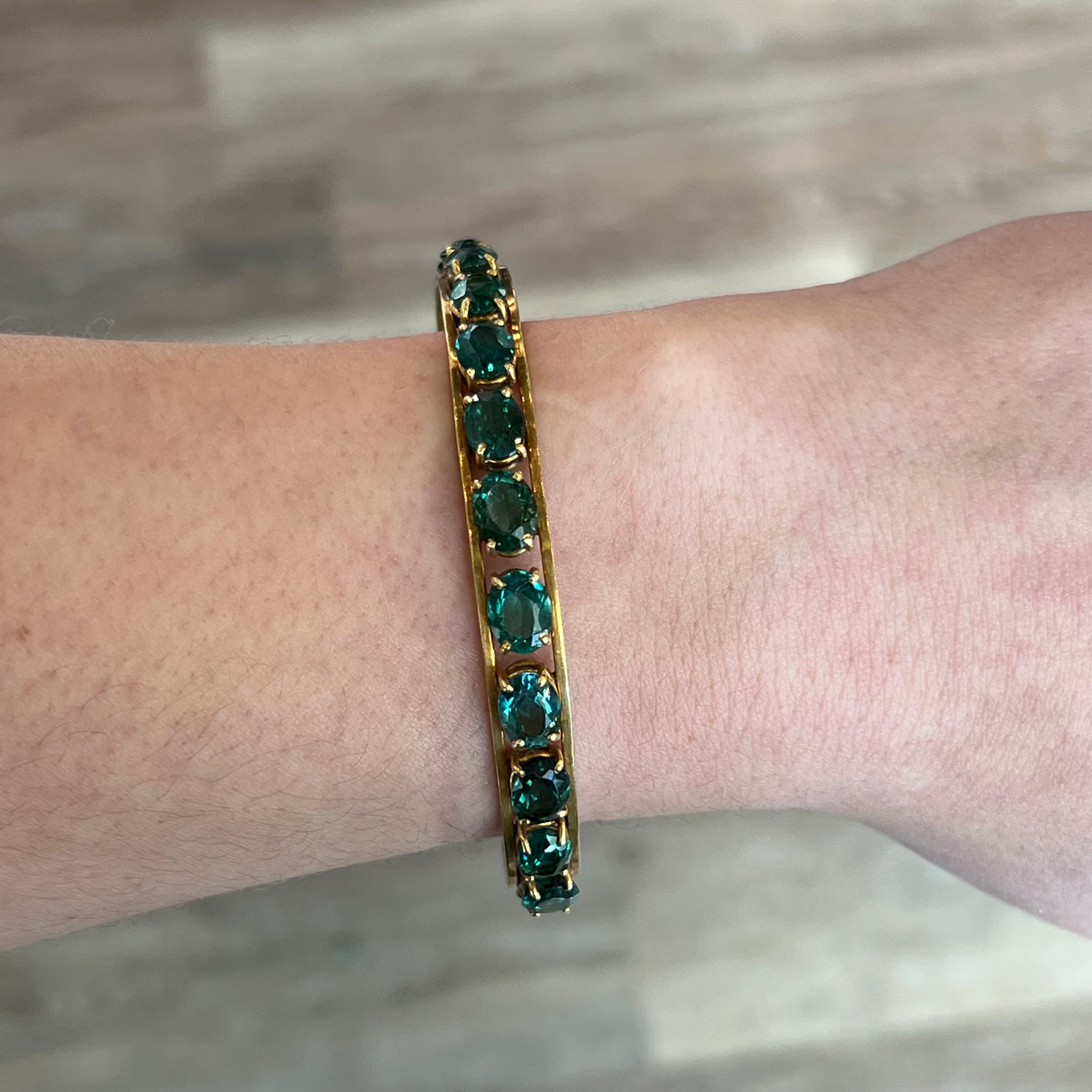 Buy Plus Value Green Tourmaline Bracelet - Reiki Crystal Chakra Aura  Healing for Men Women Unisex (Beads Size 8mm, Jute Bag) at Amazon.in