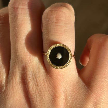 Victorian Round Onyx & Pearl Ring in 14k Yellow Gold