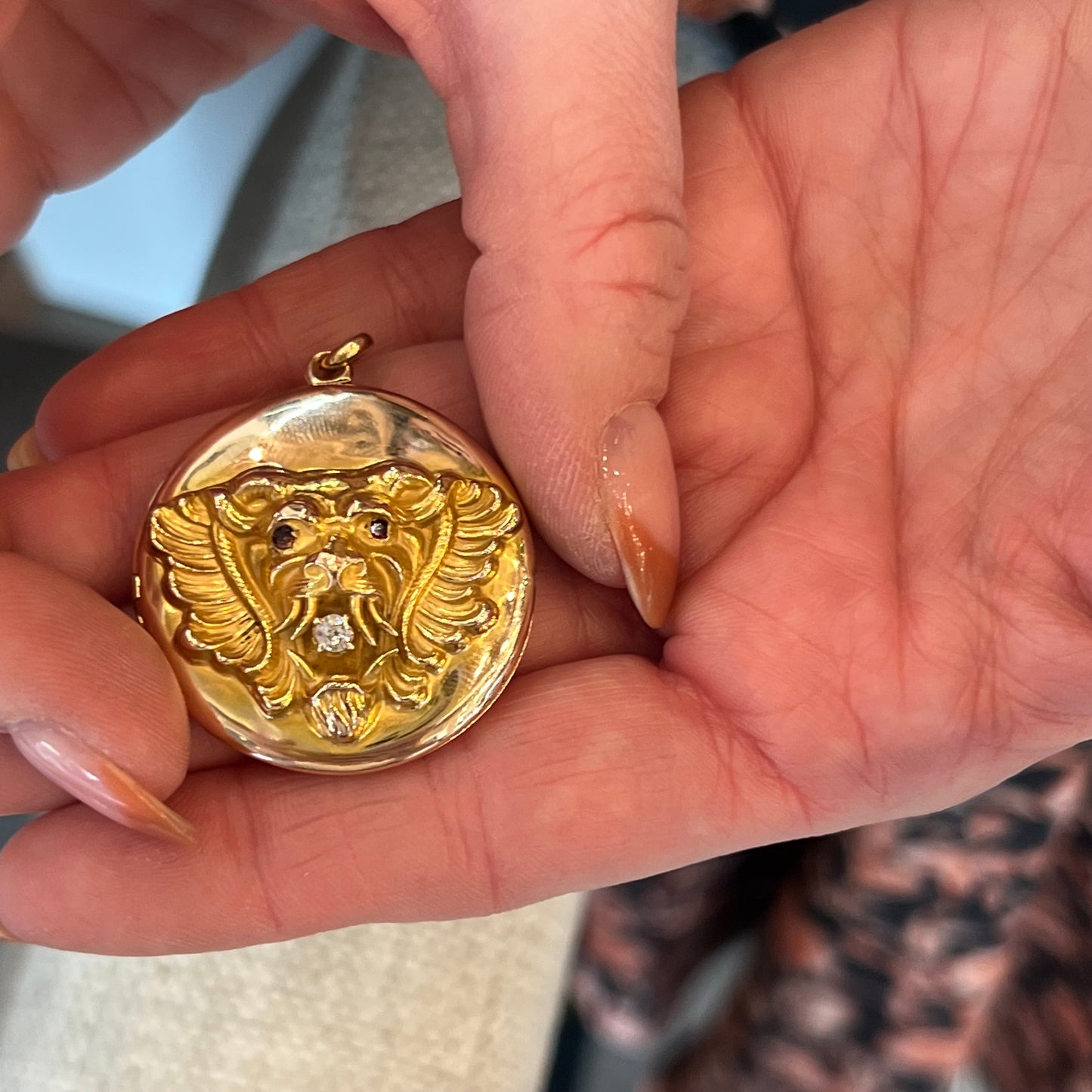 Victorian Lion Head Applique Locket in 10k & 14k Yellow Gold