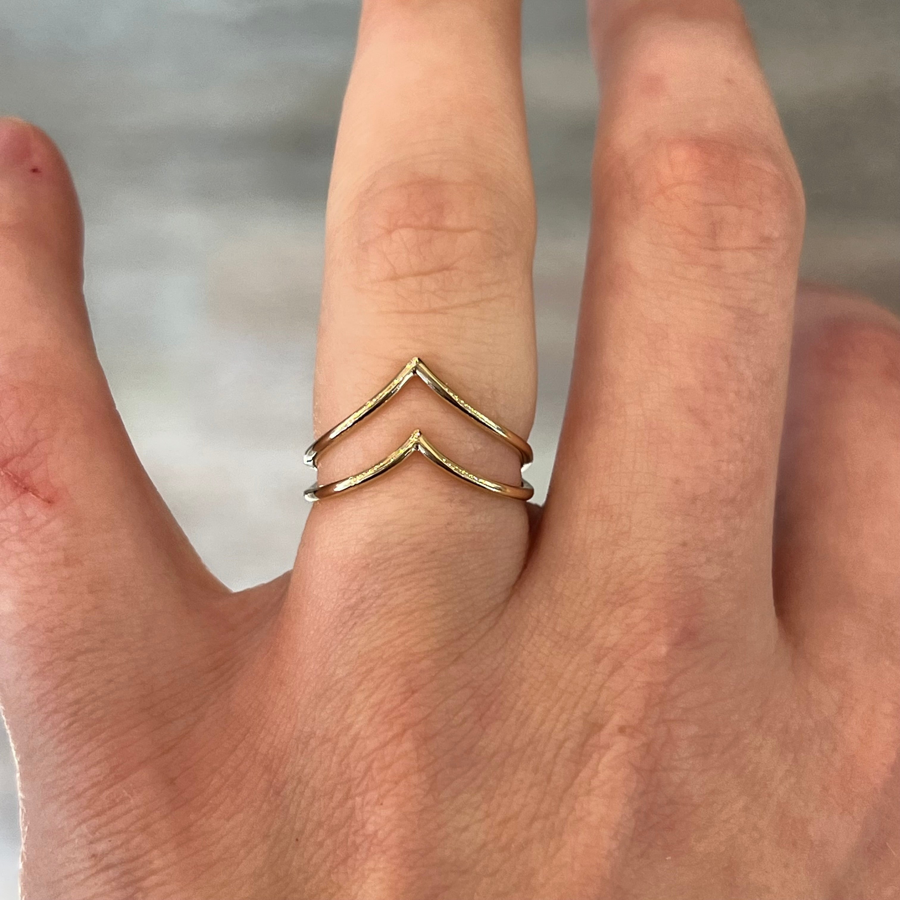 14k Yellow Gold Women's V-shaped Diamond Wedding Ring #106440 - Seattle  Bellevue | Joseph Jewelry