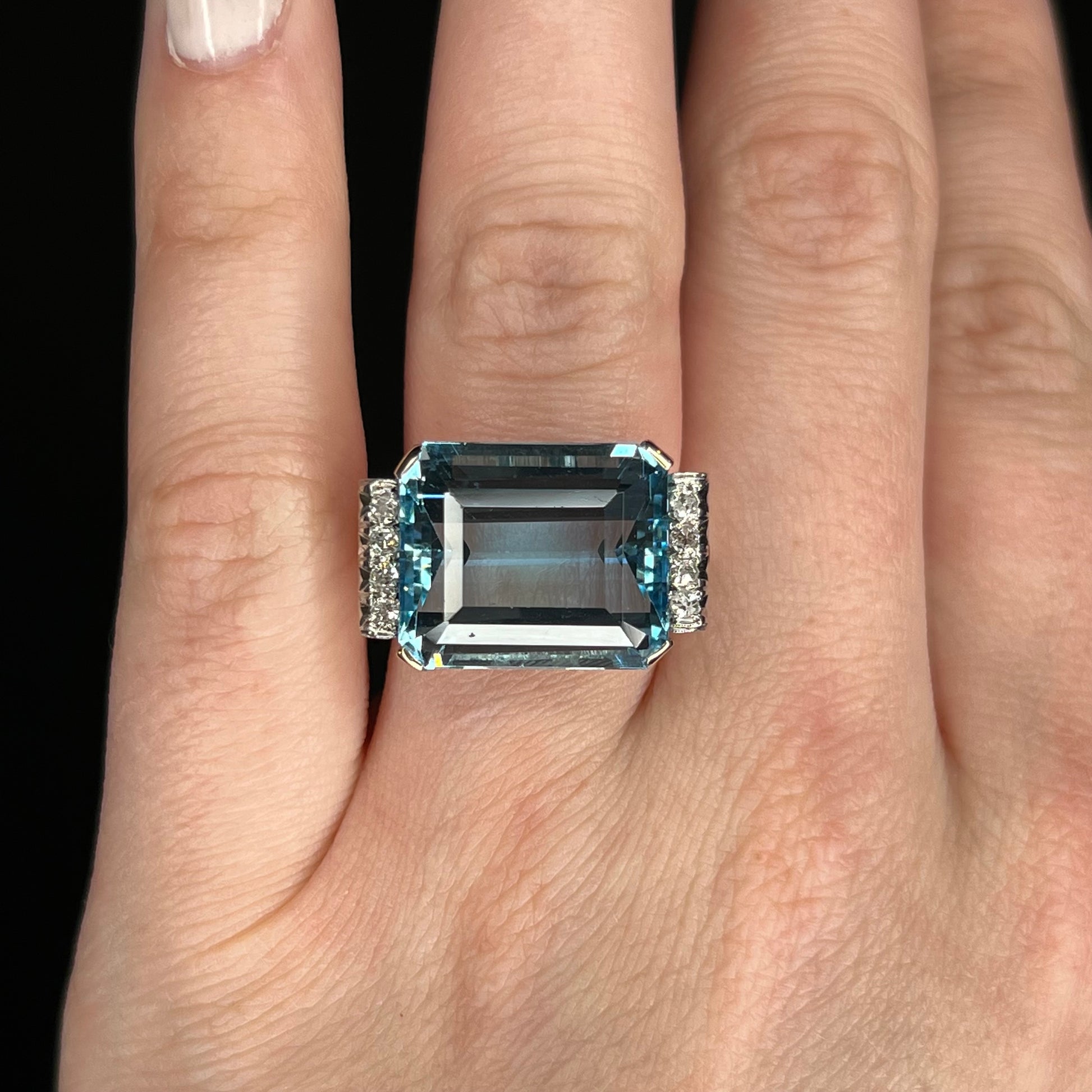 Art Deco Aquamarine Cocktail Ring w/ Diamonds in Platinum 14k