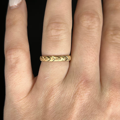 Chevron Engraved Wedding Band in 14k Yellow Gold