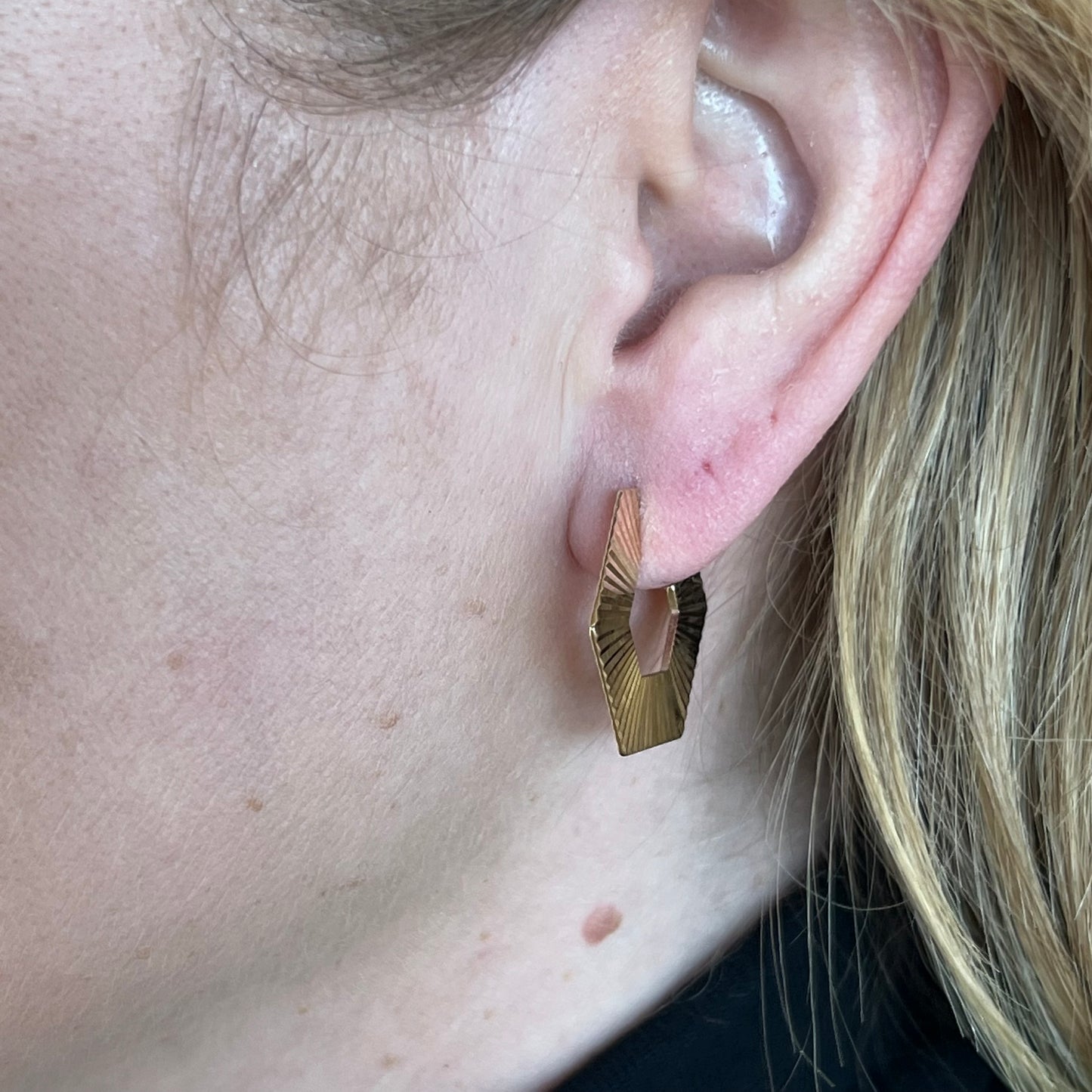 Textured Geometric Hoop Earrings in 14k Yellow Gold