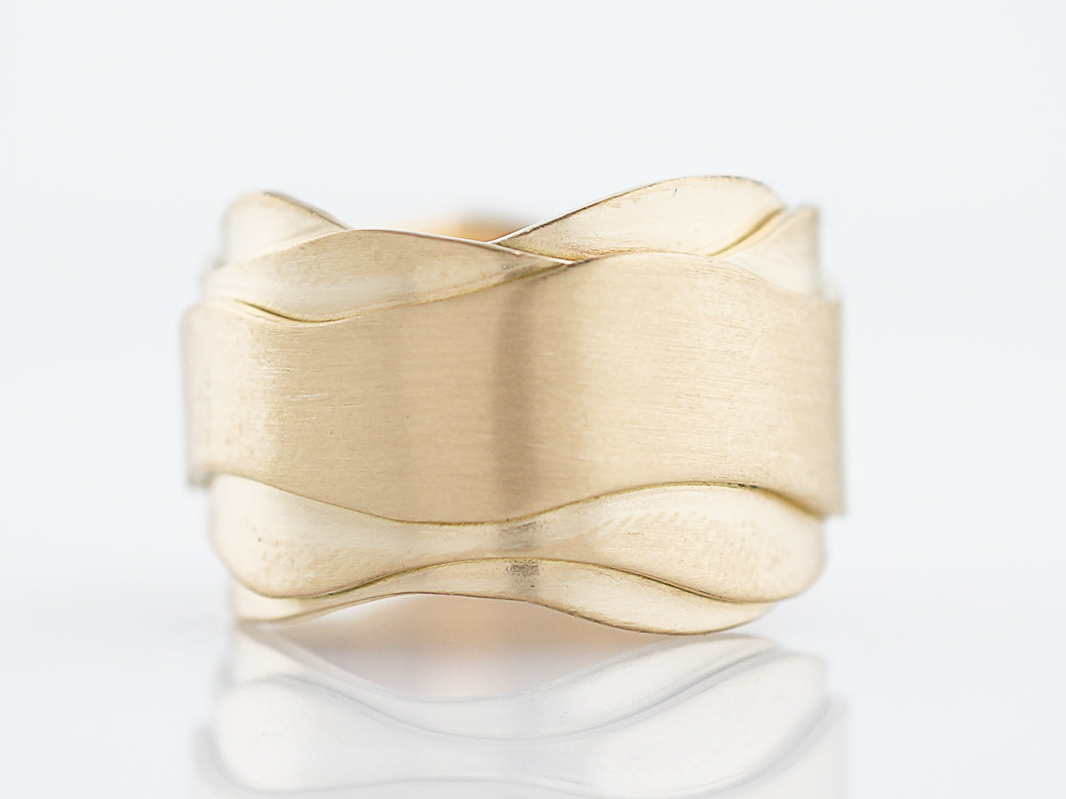 Right Hand Ring Modern in 18k Yellow Gold