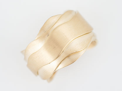 Right Hand Ring Modern in 18k Yellow Gold