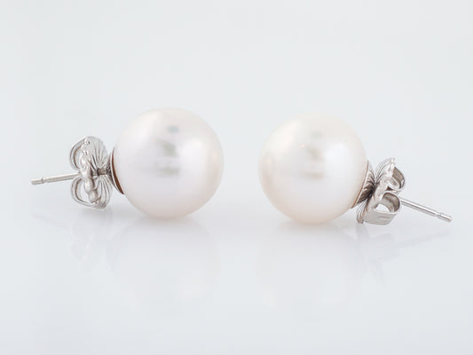 Modern Earrings Pearls in 18k White Gold