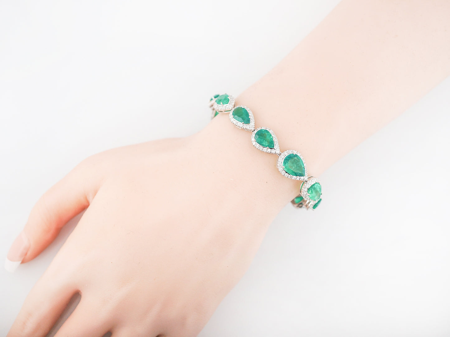 Modern Bracelet 14.79 Pear Cut Emeralds in 18K White Gold