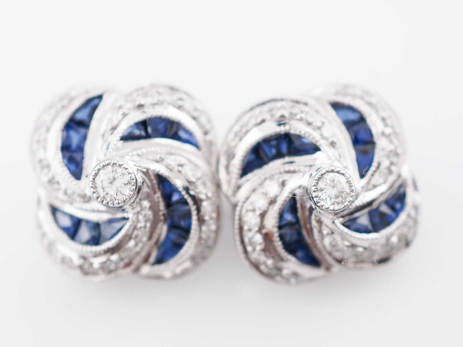 Modern Cufflinks 2.19 Sapphire & Diamonds in Platinum