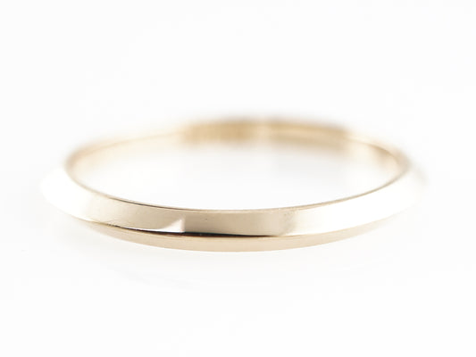 Knife Edge Wedding Band in 14k Yellow Gold