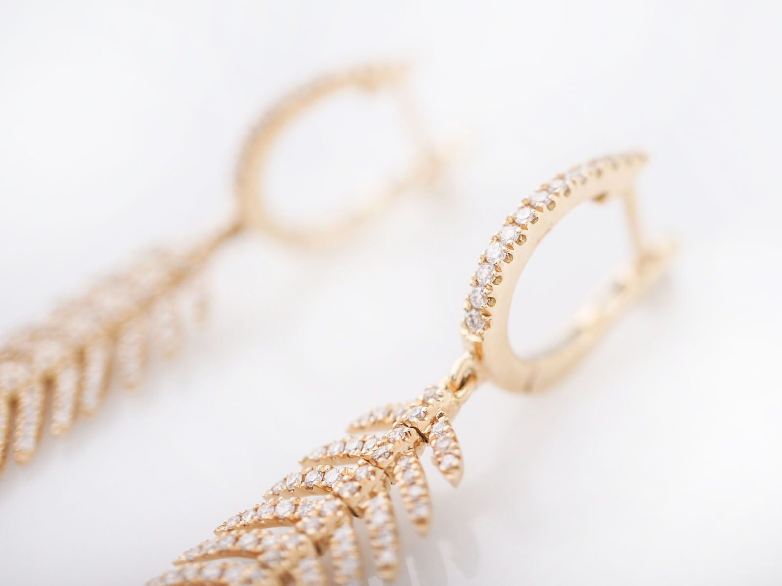 Earrings Modern 1.80 Round Brilliant Cut Diamonds in 18k Yellow Gold