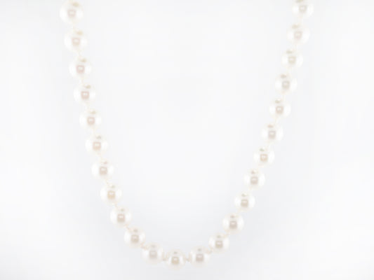 Modern Necklace Pearls in 14k Yellow Gold