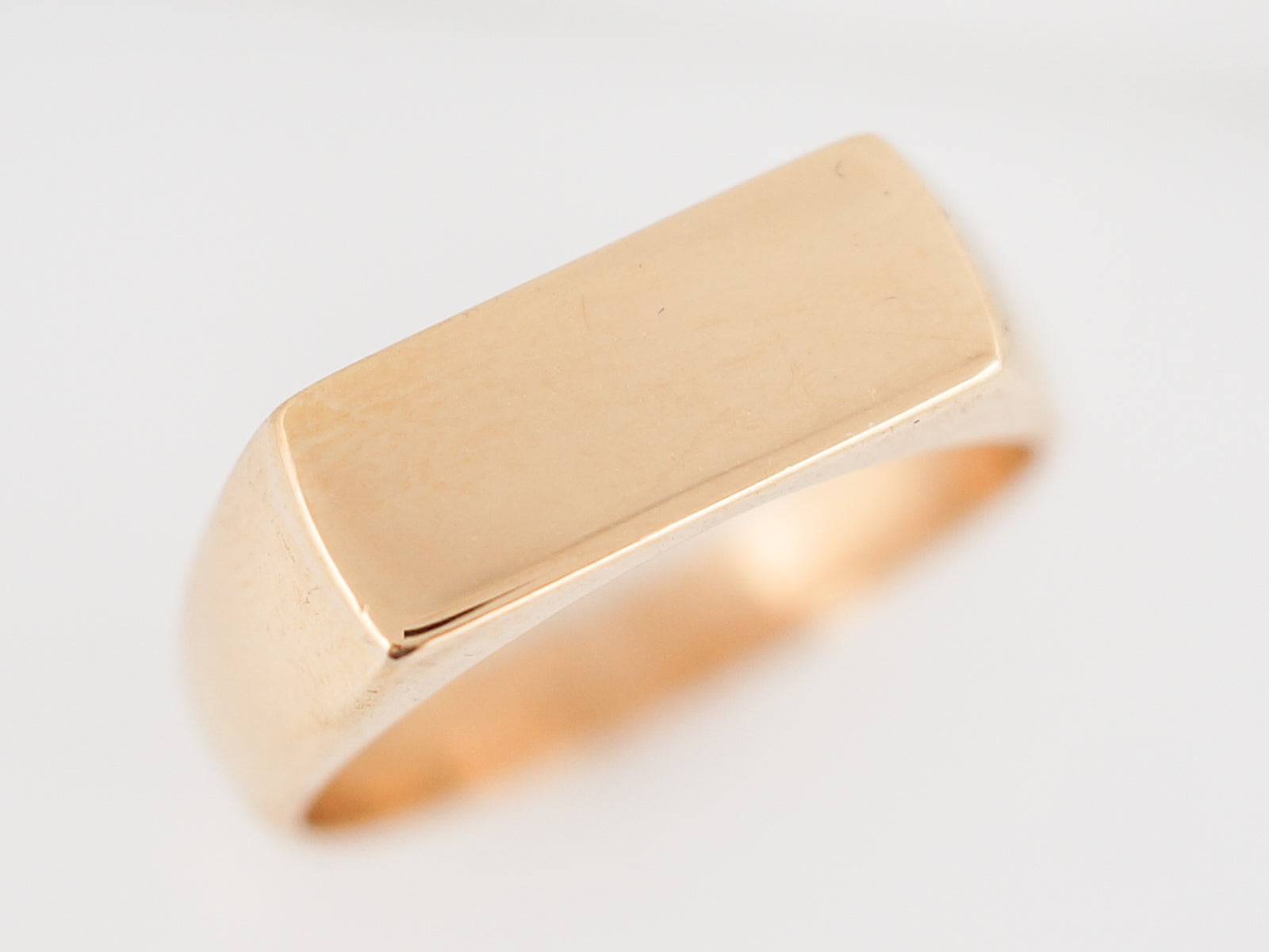 Signet Right Hand Ring Modern in 20k Yellow Gold