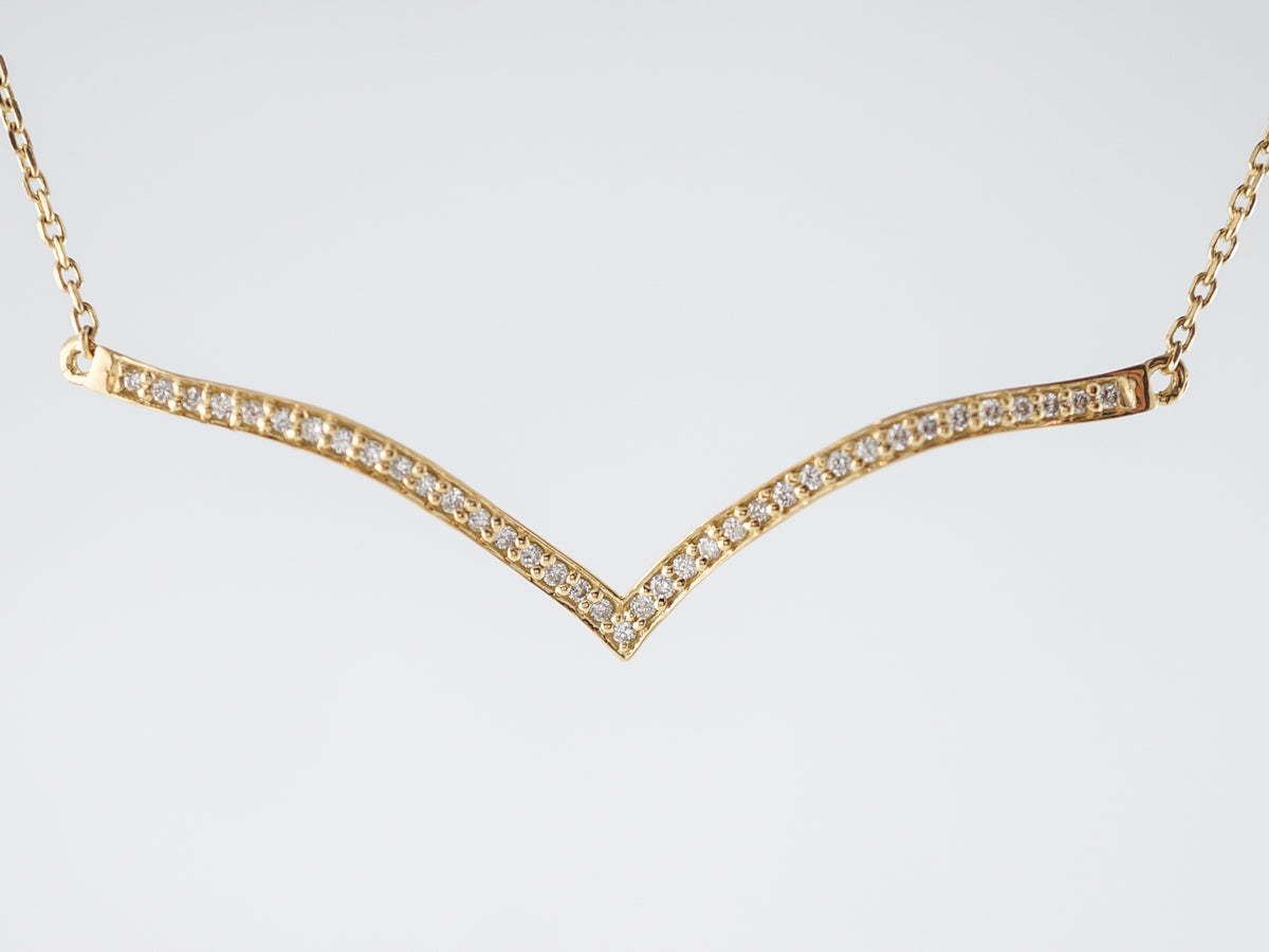 Necklace Modern .15 Round Brilliant Cut Diamonds in 18k Yellow Gold