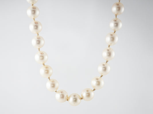 Necklace Modern Pearls in 14k White Gold