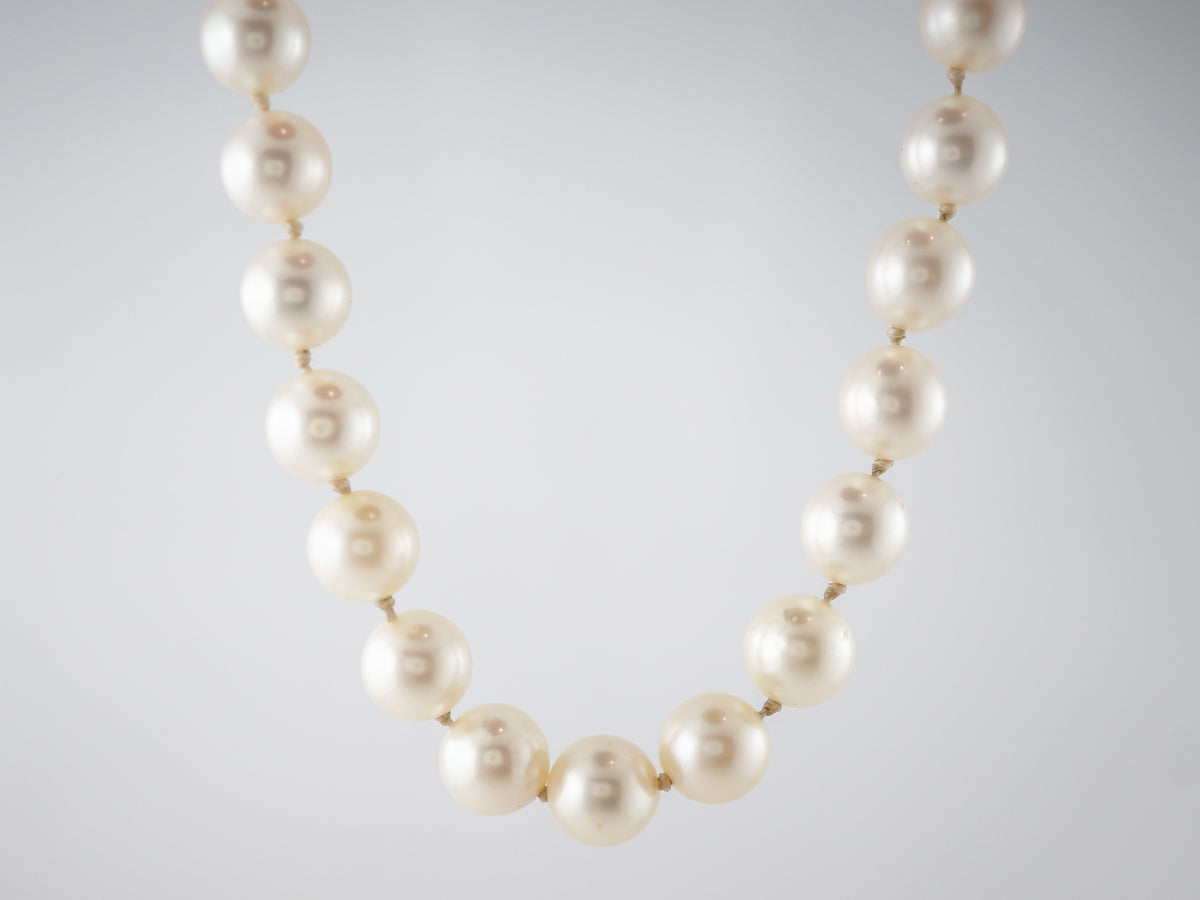 Necklace Modern Pearls in 14k White Gold