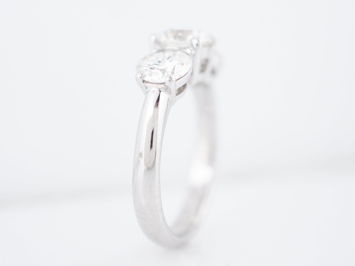 Right Hand Ring Modern 2.54 ctw GIA Round Brilliant Cut Diamonds in 18K White Gold