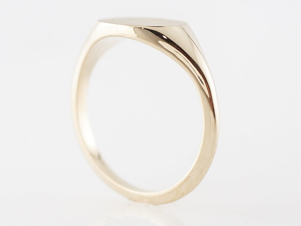 Right Hand Ring Signet Modern in 14k Yellow Gold
