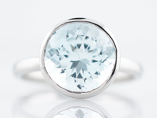 Modern 4.45 Round Brilliant Cut Aquamarine Ring in Platinum