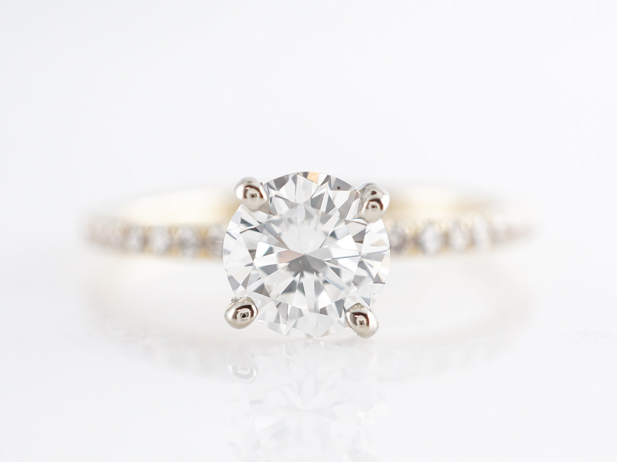 Solitaire Round Brilliant Diamond Engagement Ring in 18k