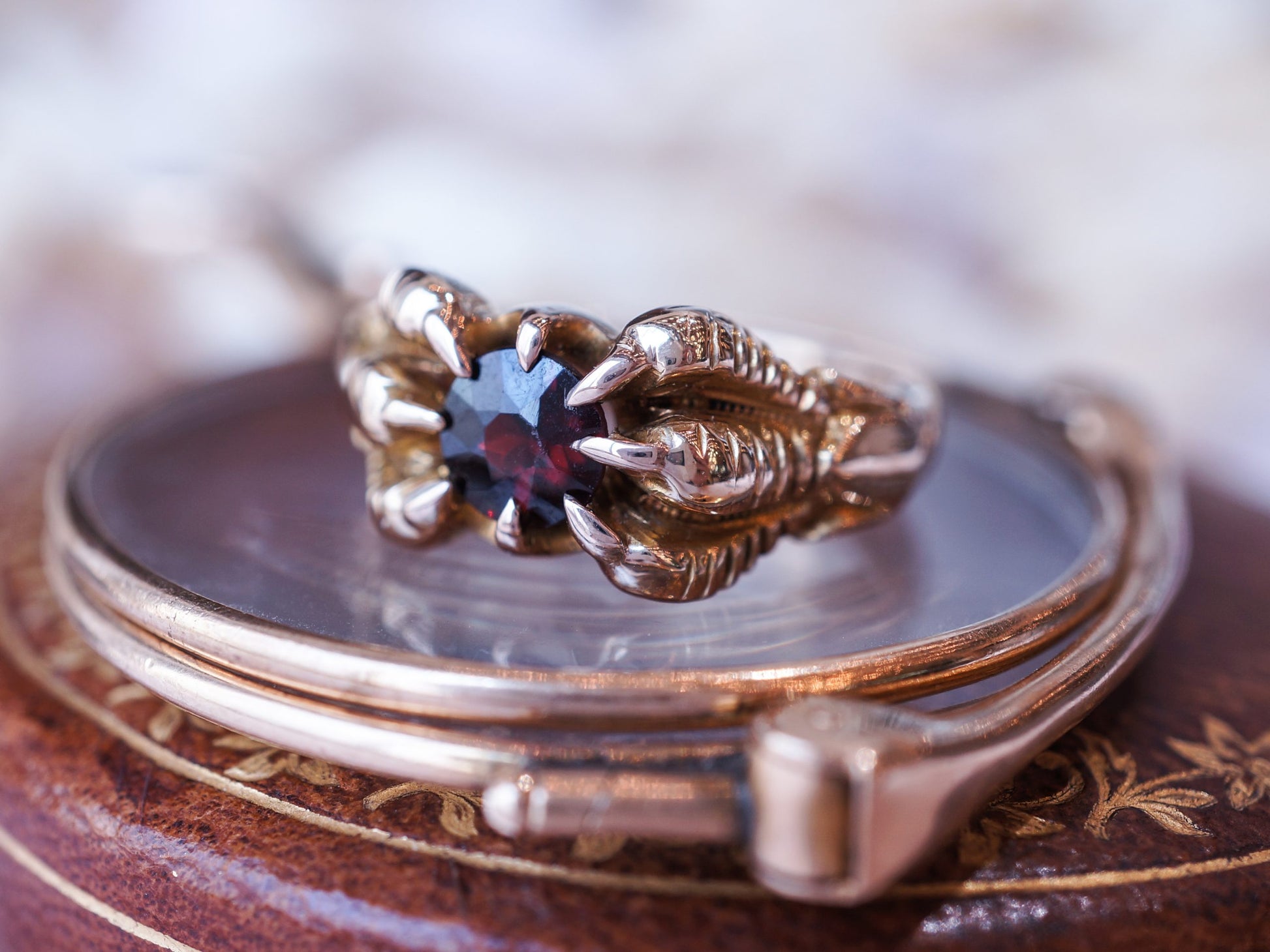 Victorian Garnet Crow Claw Ring in 14k Yellow Gold