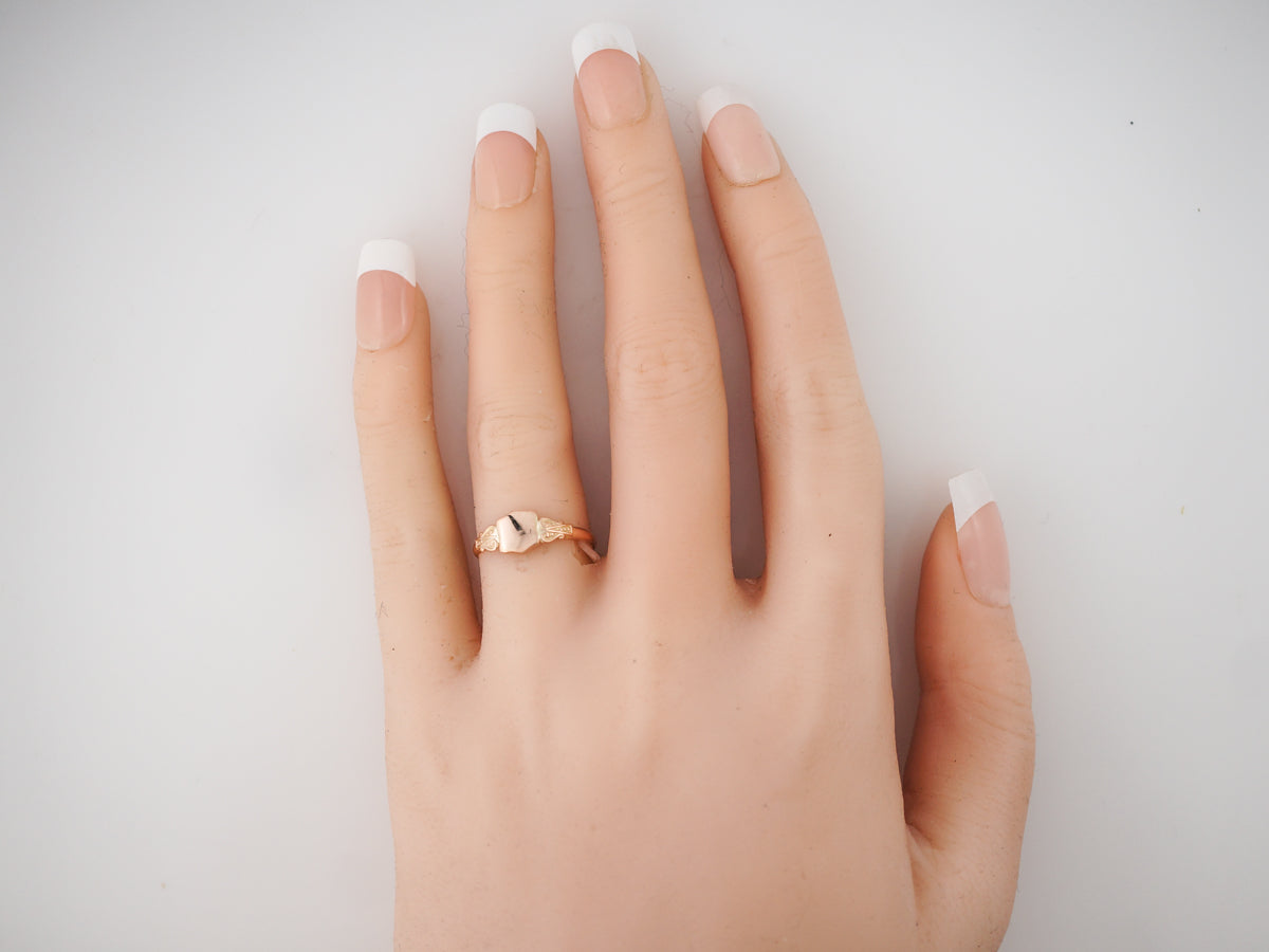 Vintage Signet Right Hand Ring Retro in 18k Rose Gold