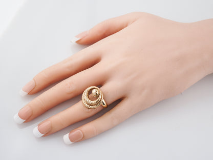 Vintage Right Hand Ring Retro in 14k Yellow Gold