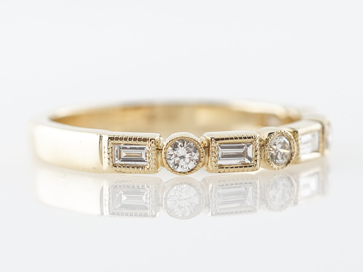 Baguette & Round Brilliant Diamond Band in Yellow Gold