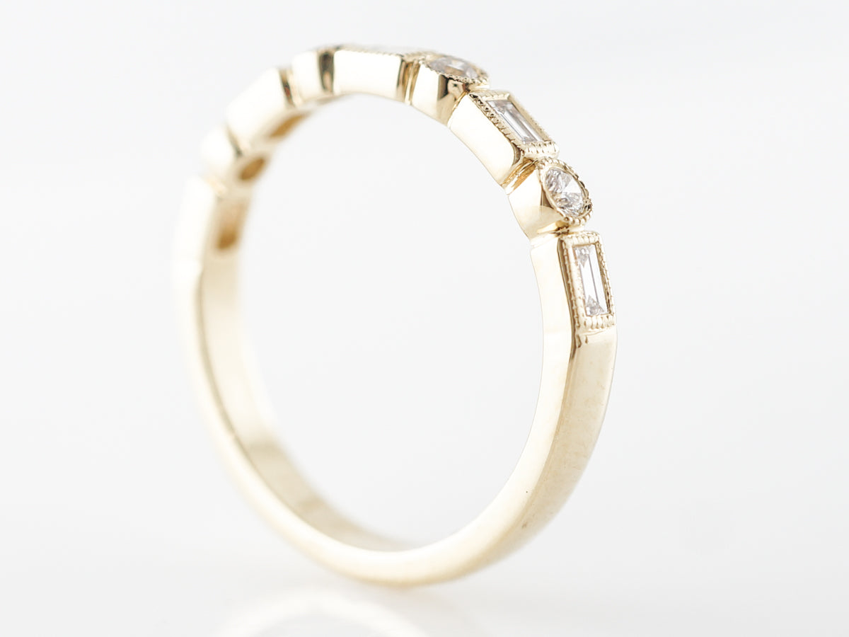 Baguette & Round Brilliant Diamond Band in Yellow Gold